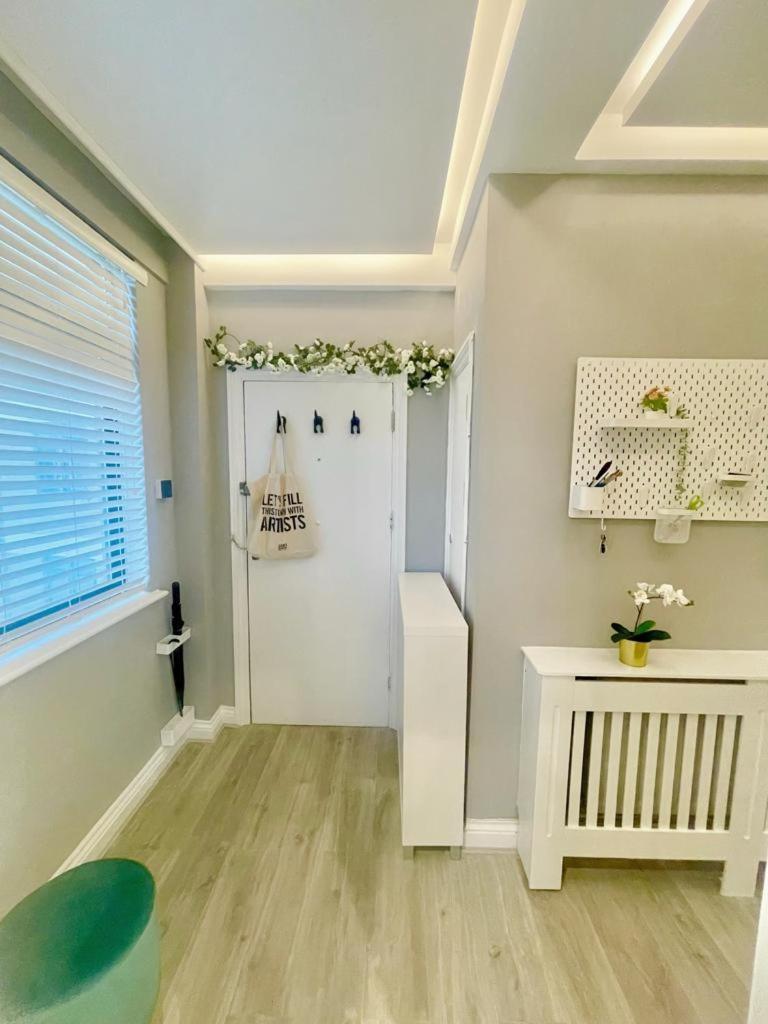 Stylish, Fully Equipped Beside Hyde Park Апартаменты *